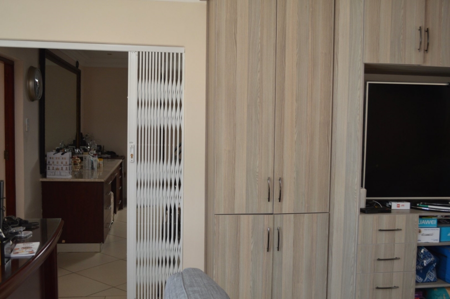 4 Bedroom Property for Sale in Flamwood North West